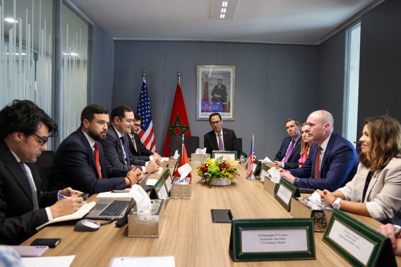 Photo1-reunion-avec-une-delegation-du-comite-de-l-energie-et-du-commerce-de-la-chambre-des-representants-du-congres-des-etats-unis.jpg